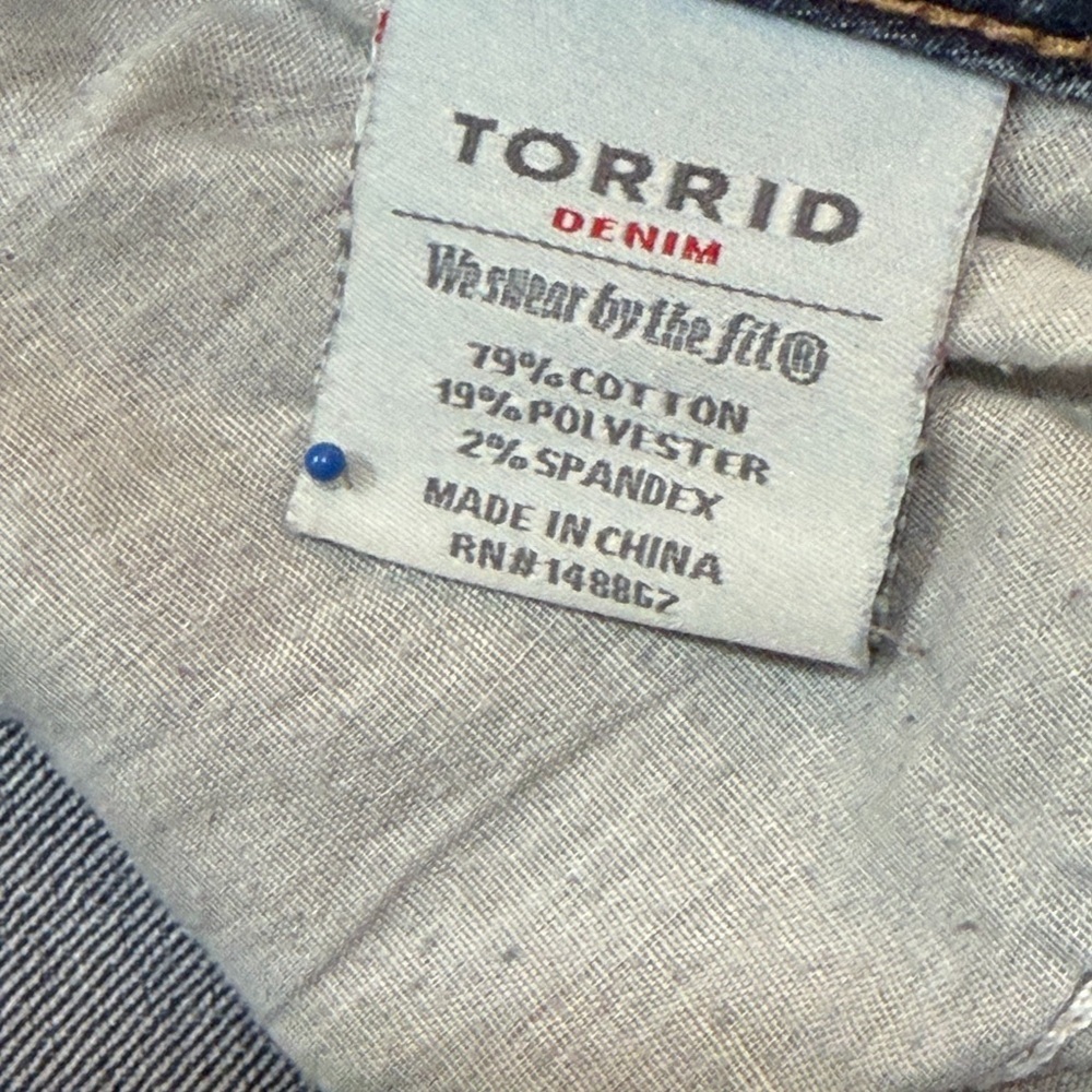 torrid Dark Wash Skinny Jeans - Picture 7 of 8